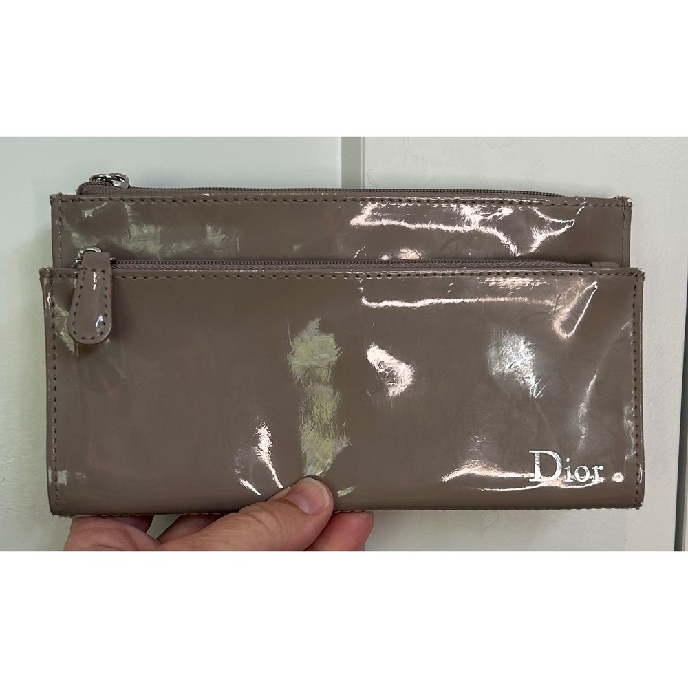 Dior Beauty Stone Patent Leather Cosmetics Pouch /
Clutch‎ with CD Charms